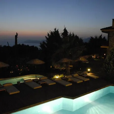 An Unspoilt Setting, Luxurious Surroundings And A Warm, Personal Welcome וילה